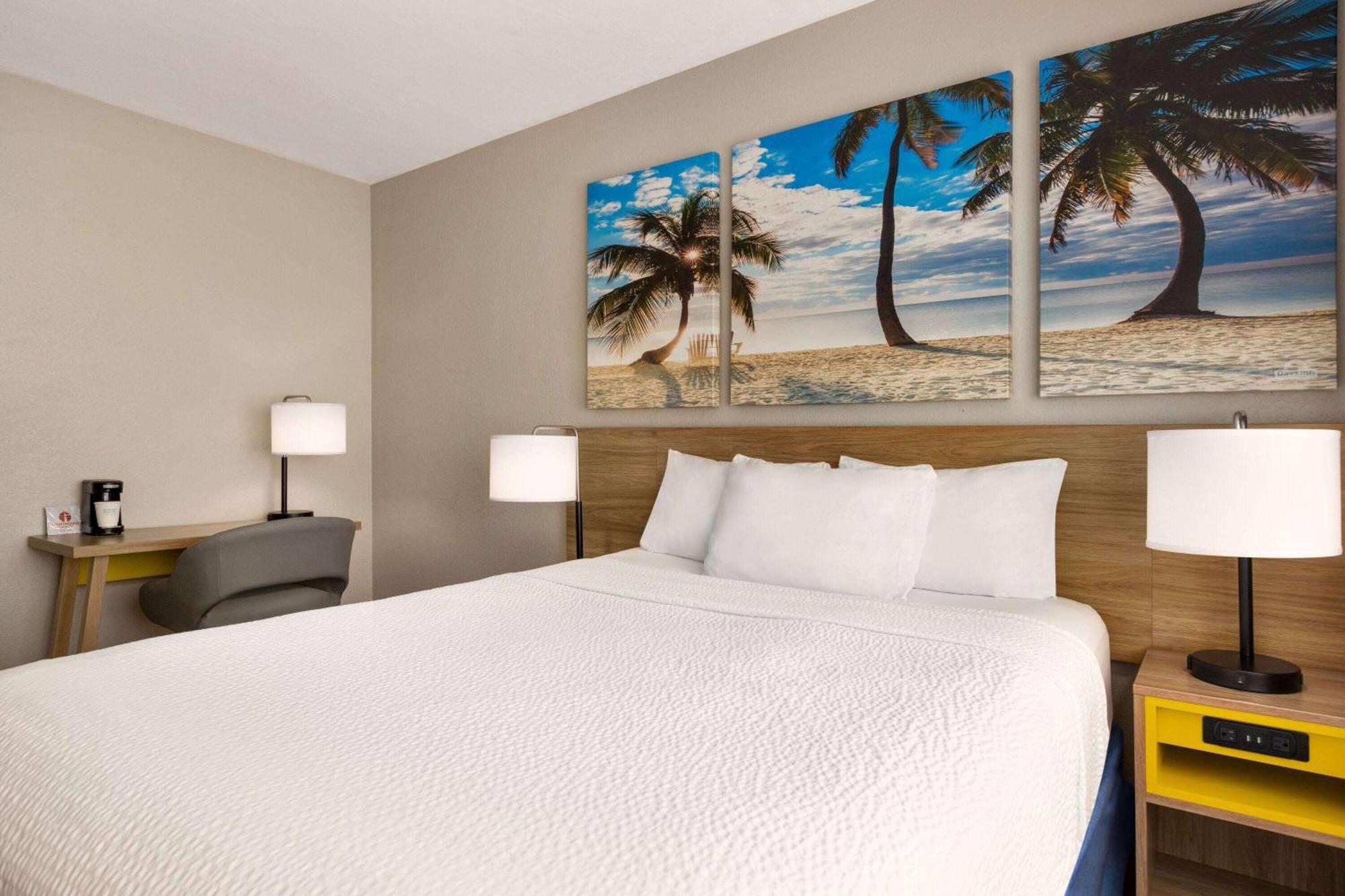 Days Inn By Wyndham Miami Airport North Miami Springs Εξωτερικό φωτογραφία